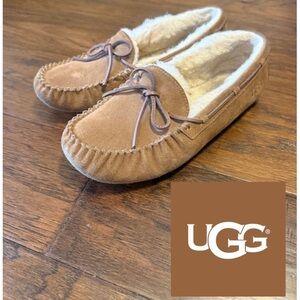 UGG Tan Dakota moccasin Slippers